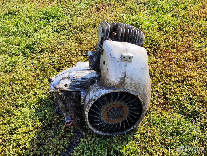 Двигатель на Моторолер