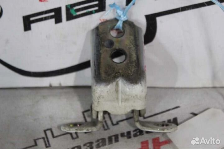 Петля двери nissan X-trail NT30 PNT30 T30 F R U 80