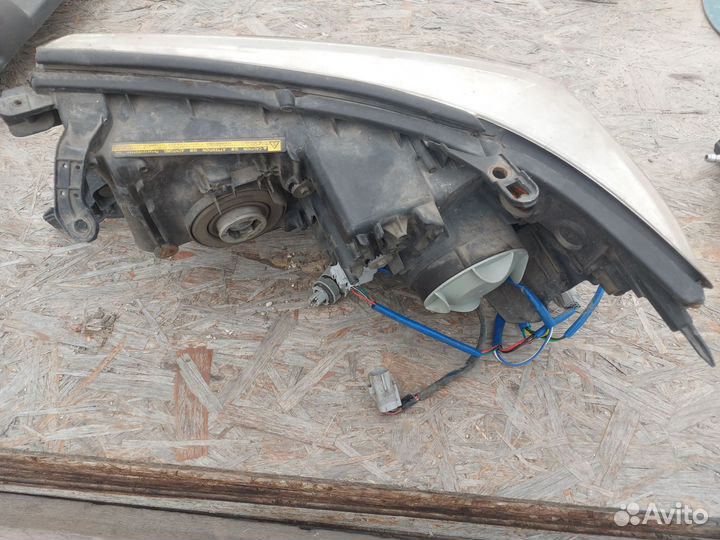 Фары на toyota land cruiser 200 переднии