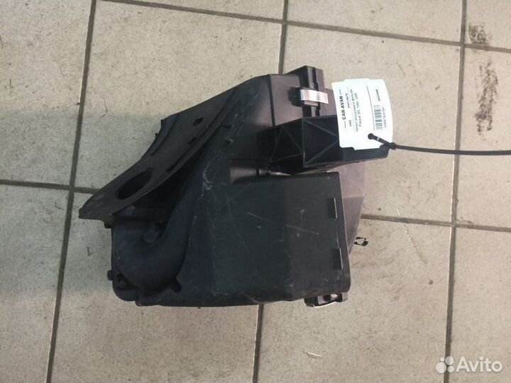 Корпус воздушного фильтра Volkswagen Passat B5