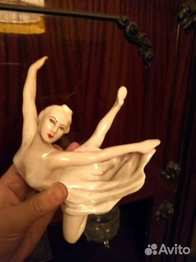 Статуэтка балерина фарфоровая