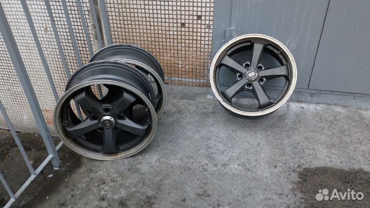 Литые диски из алюминиевого сплава