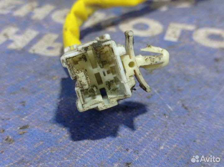 Передний левый стеклоподъемник Mitsubishi Galant 6