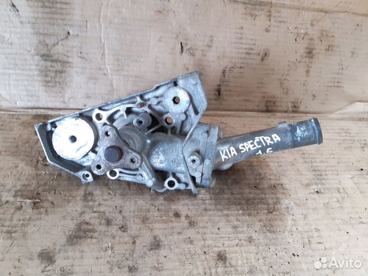 Помпа водяная Киа Спектр 1.6