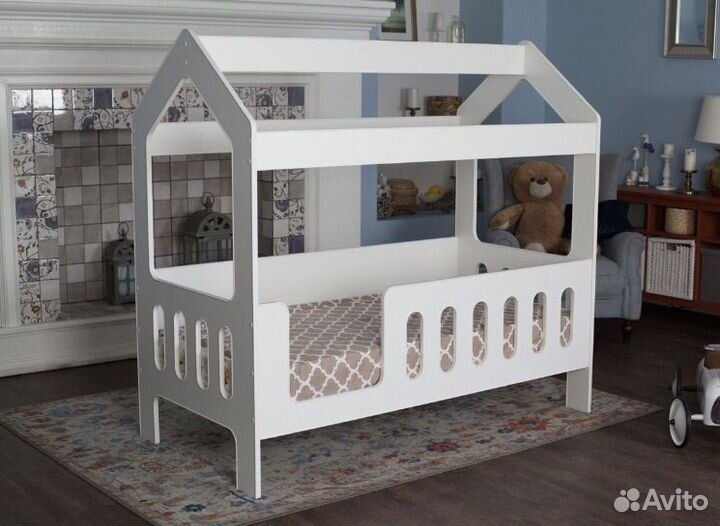 Детская кровать домик