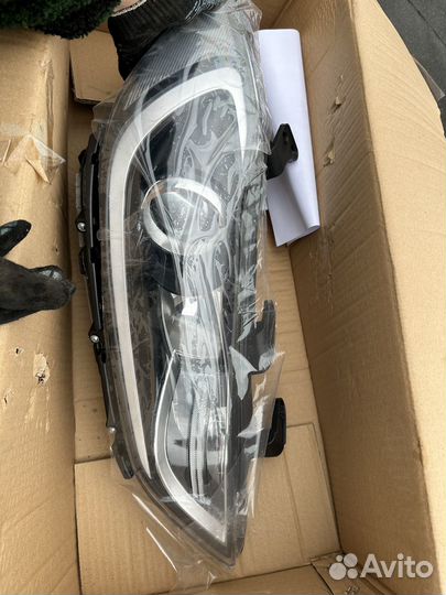 Фара передняя правая Hyundai Elantra 2017