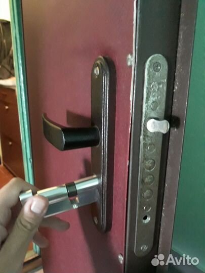 Вскрытие замков, дверей, авто, замена замков