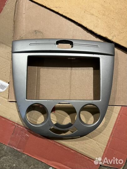 Рамка накладка магнитолы шевроле Лачетти