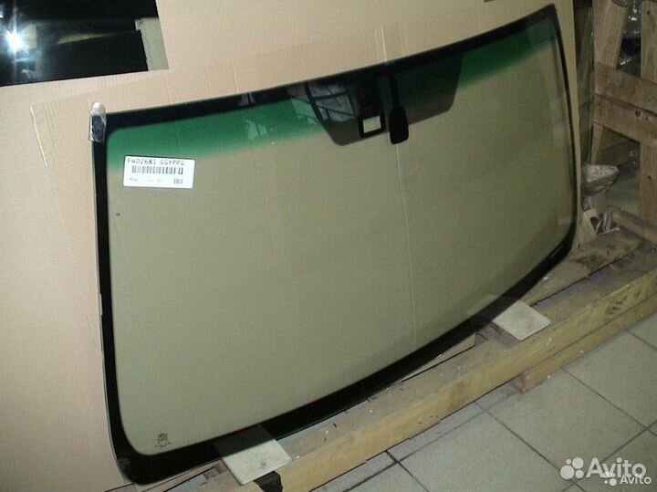 Стекло лобовое Ауди А1 с креплением датчика дождя