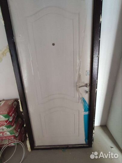 Дверь входная металлическая новая
