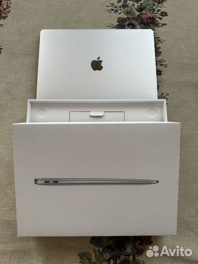 Macbook Air 13 M1 8/256GB