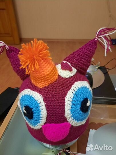 Шапка вязаная крючком тематическая 