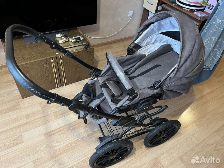 Коляска 2в 1 состояние новой