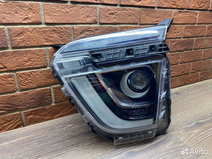 Фара левая Hyundai Creta