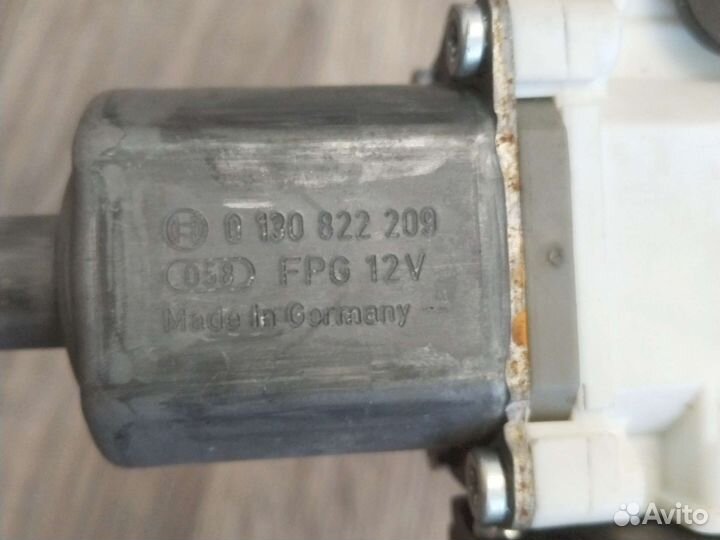 Стеклоподъемник элек задний лев Mitsubishi Colt 6