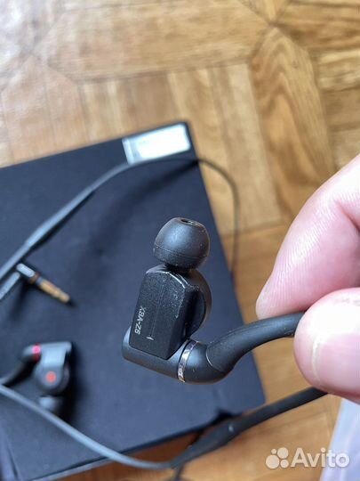 Наушники Sony XBA-Z5