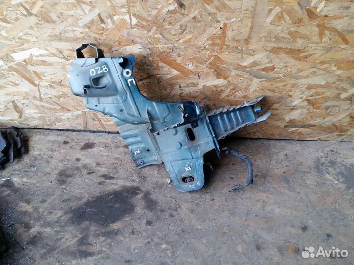 Лонжерон передний правый Opel Zafira B 2005-2012