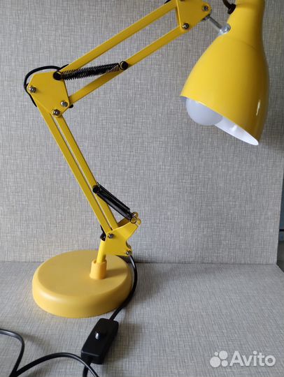 Лампа настольная