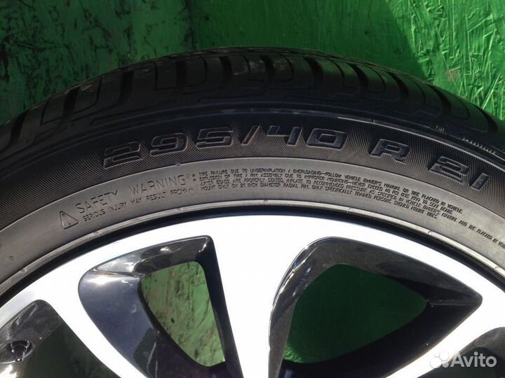 Оригинальные колеса Bentley Bentayga R21