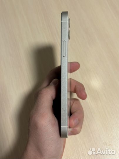 iPhone 12, 64 ГБ
