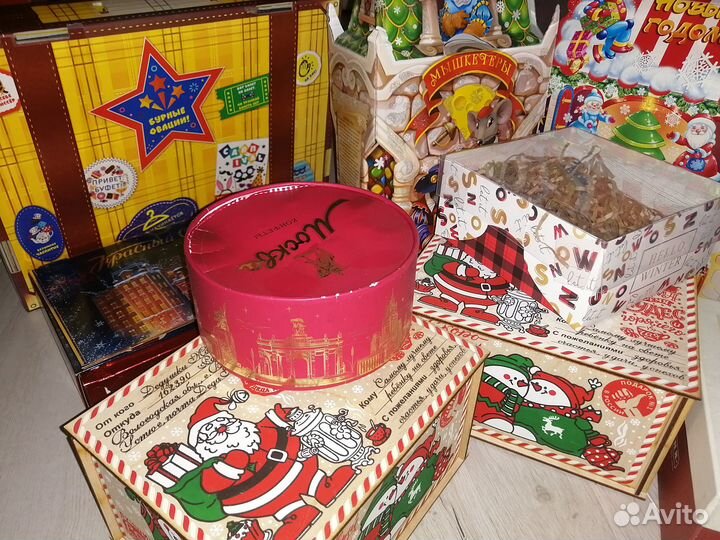 Бесплатно Коробка подарочная новогодняя