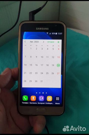 Телефон Samsung galaxy J3
