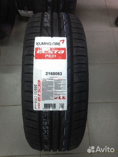 Kumho Ecsta PS31 215/55 R17 94W