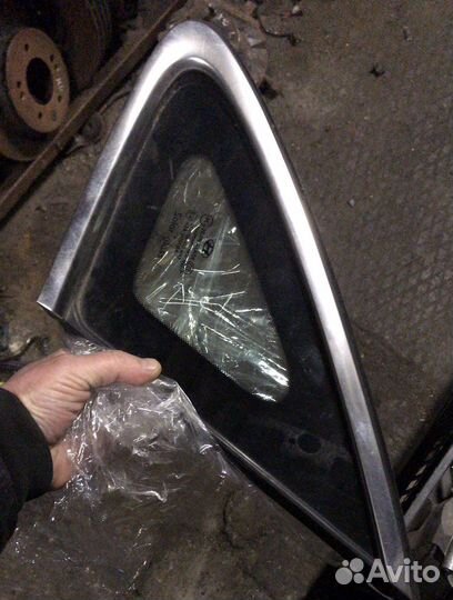 Форточка задняя правая Экус