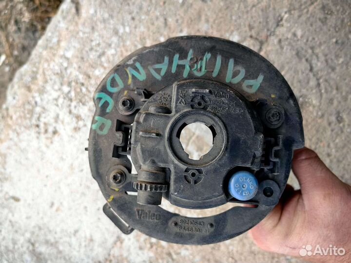 Противотуманная фара Ниссан