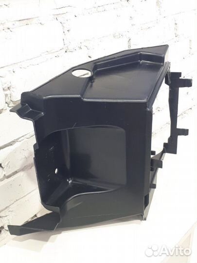 Дефлектор интеркулера передний левый Land Rover