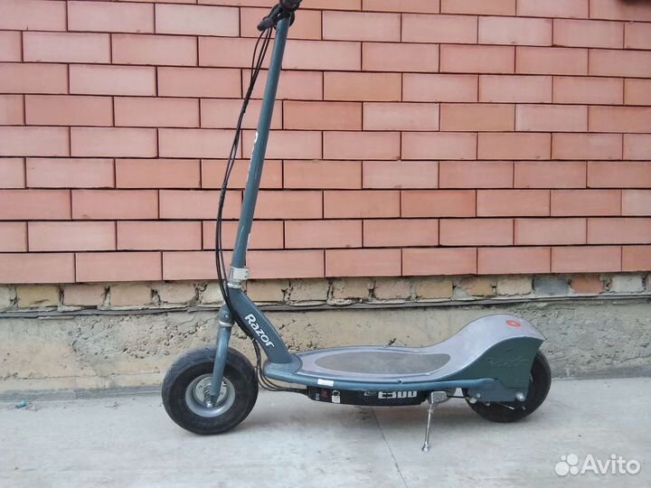 Электросамокат Razor E300