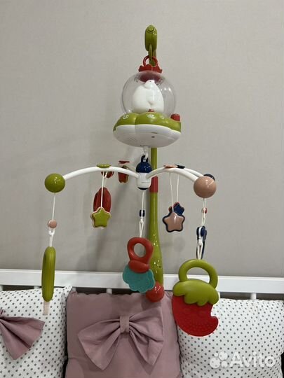 Музыкальный мобиль на кроватку