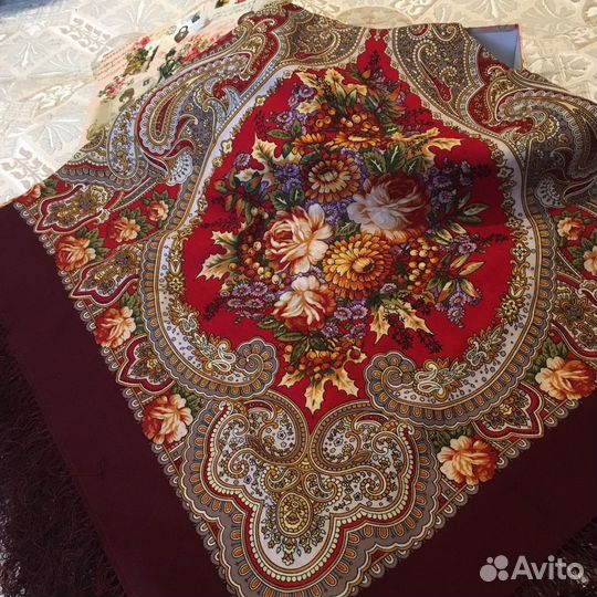 Платки (в наличии 3 шт)