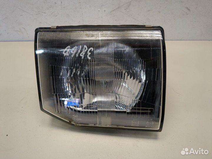 Фара (передняя) Mitsubishi Pajero, 1992