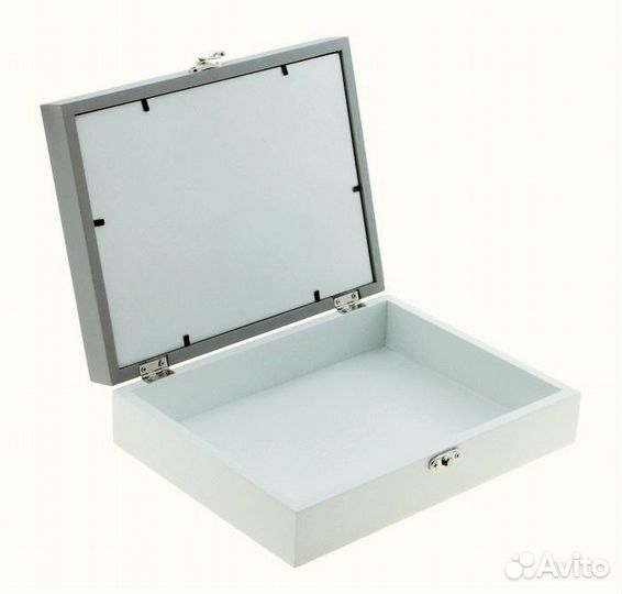 Деревянная шкатулка