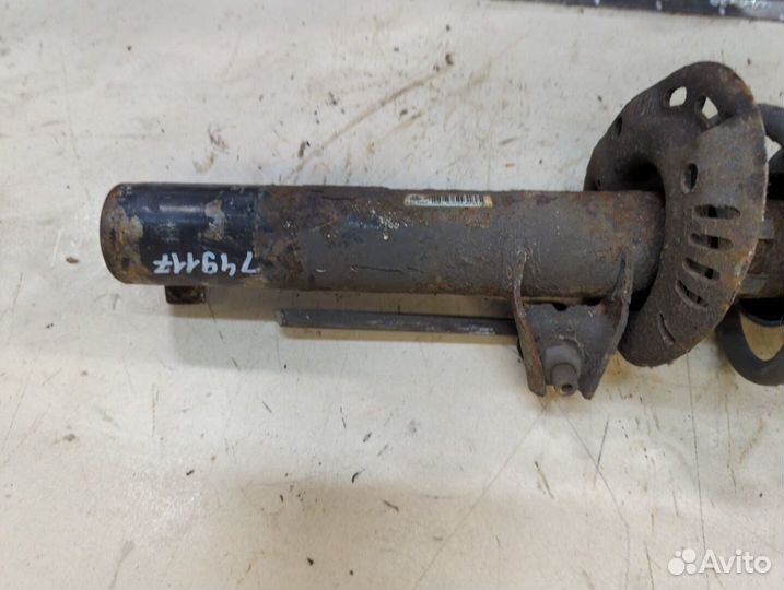 Амортизатор подвески левый передний Volkswagen Passat 6