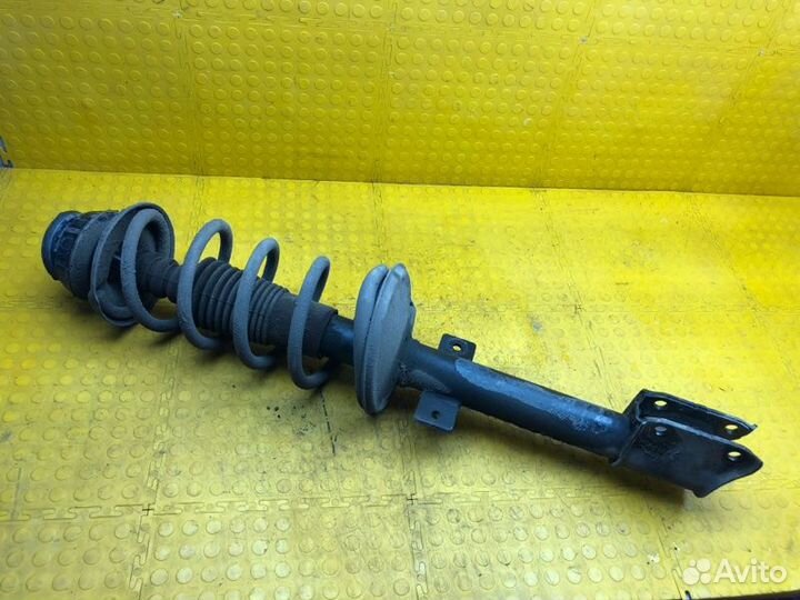 Амортизатор задний правый Renault Duster