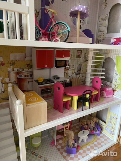 Кукольный домик с мебелью
