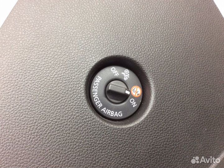 Накладка (кузов внутри) правая Renault Arkana