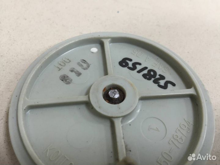 Отражатель задний Toyota Corolla E150 2006-2013