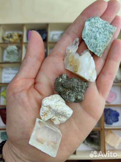 Коллекция из 42 минералов