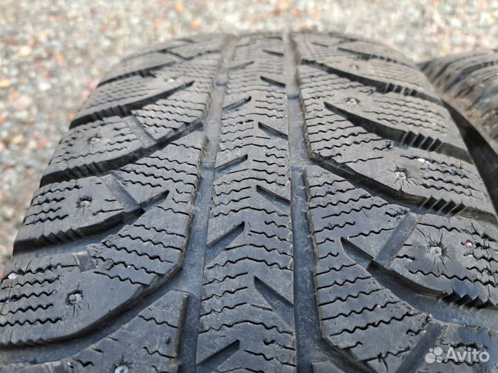 Bridgestone Ice Cruiser 7000 215/60 R17