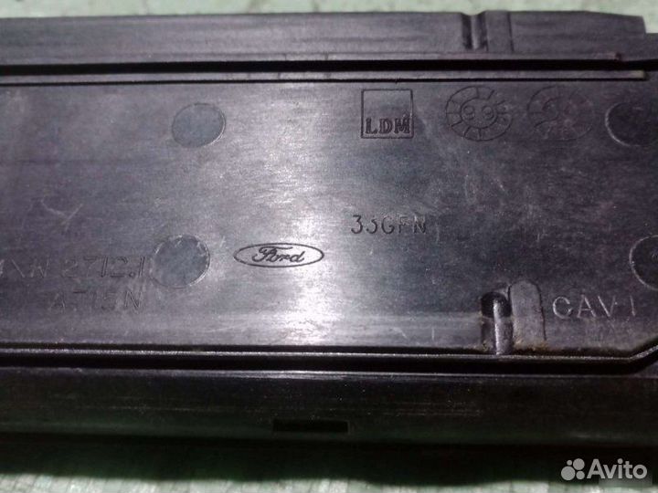 Пепельница Ford Focus 1 седан 2.0I splitport 1999