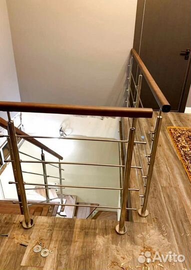 Перила деревянные для лестниц