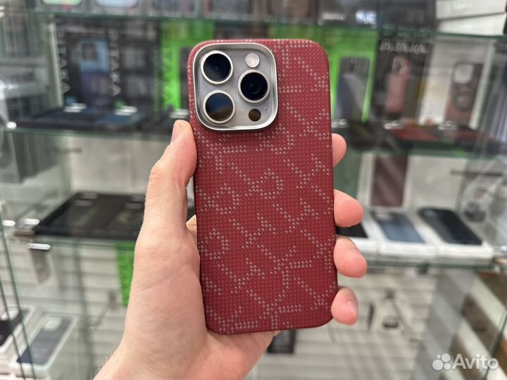 Чехол pitaka на iPhone 16 pro / max красный