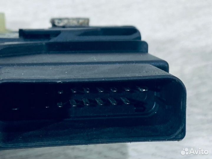 Моторчик стеклоподъемника задний правый Volkswagen