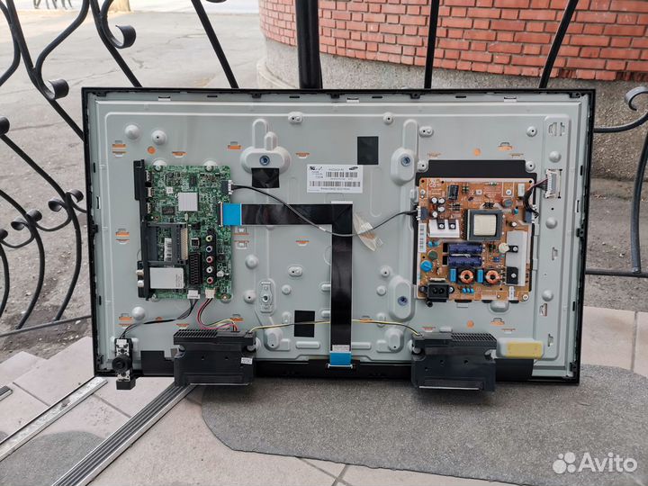 Телевизор Samsung UE32H4290 (Разбор)(По запчастям)