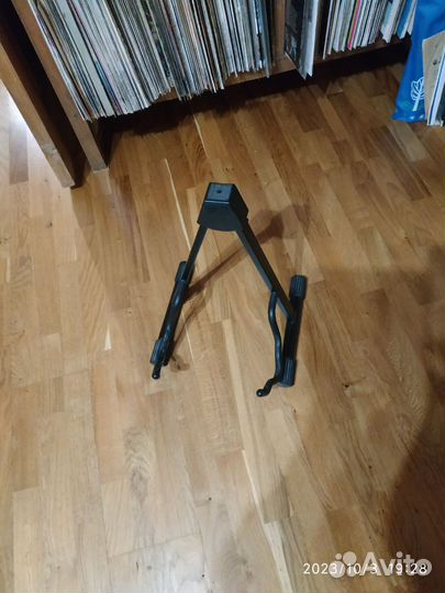 Стойка для гитары