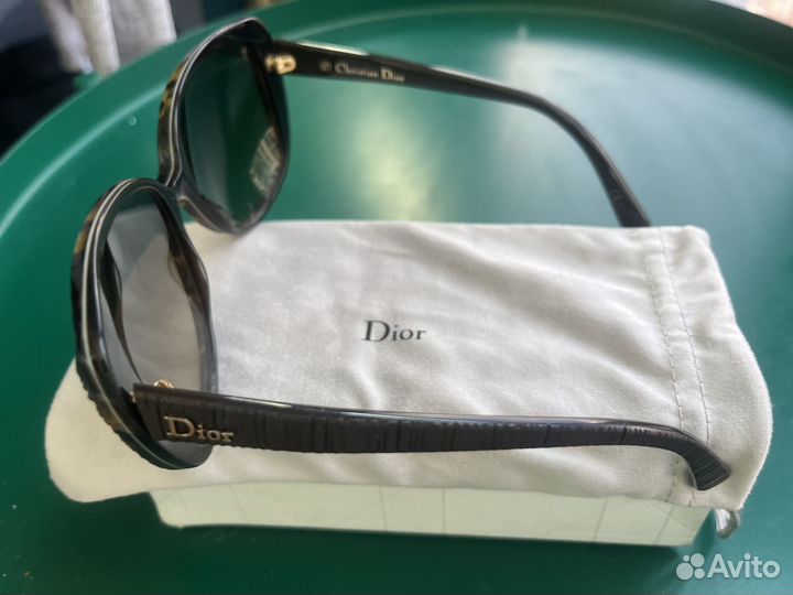 Солнцезащитные очки dior