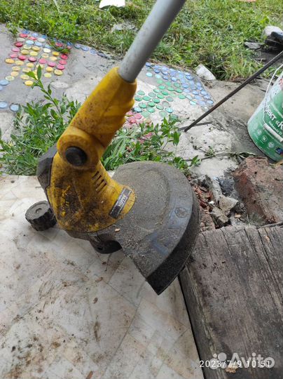 Электрический триммер садовый с леской